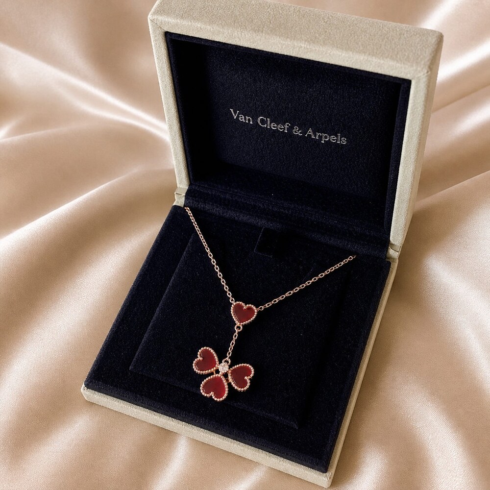 Van Cleef & Arpels Elegant Signature Necklace Style 4 | New with Box - Picture 5 of 9